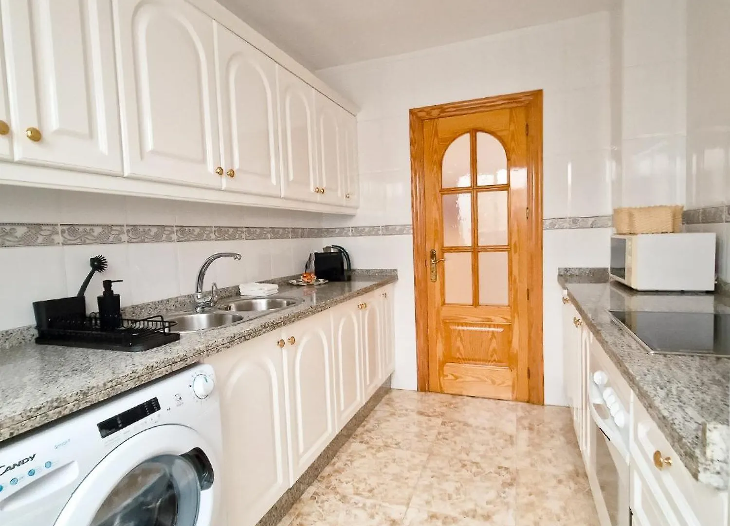 Beach Apartment With Balcony, Ac & Pool Torremolinos İspanya