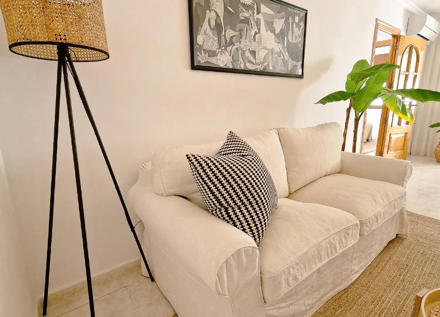 Beach Apartment With Balcony, Ac & Pool Torremolinos