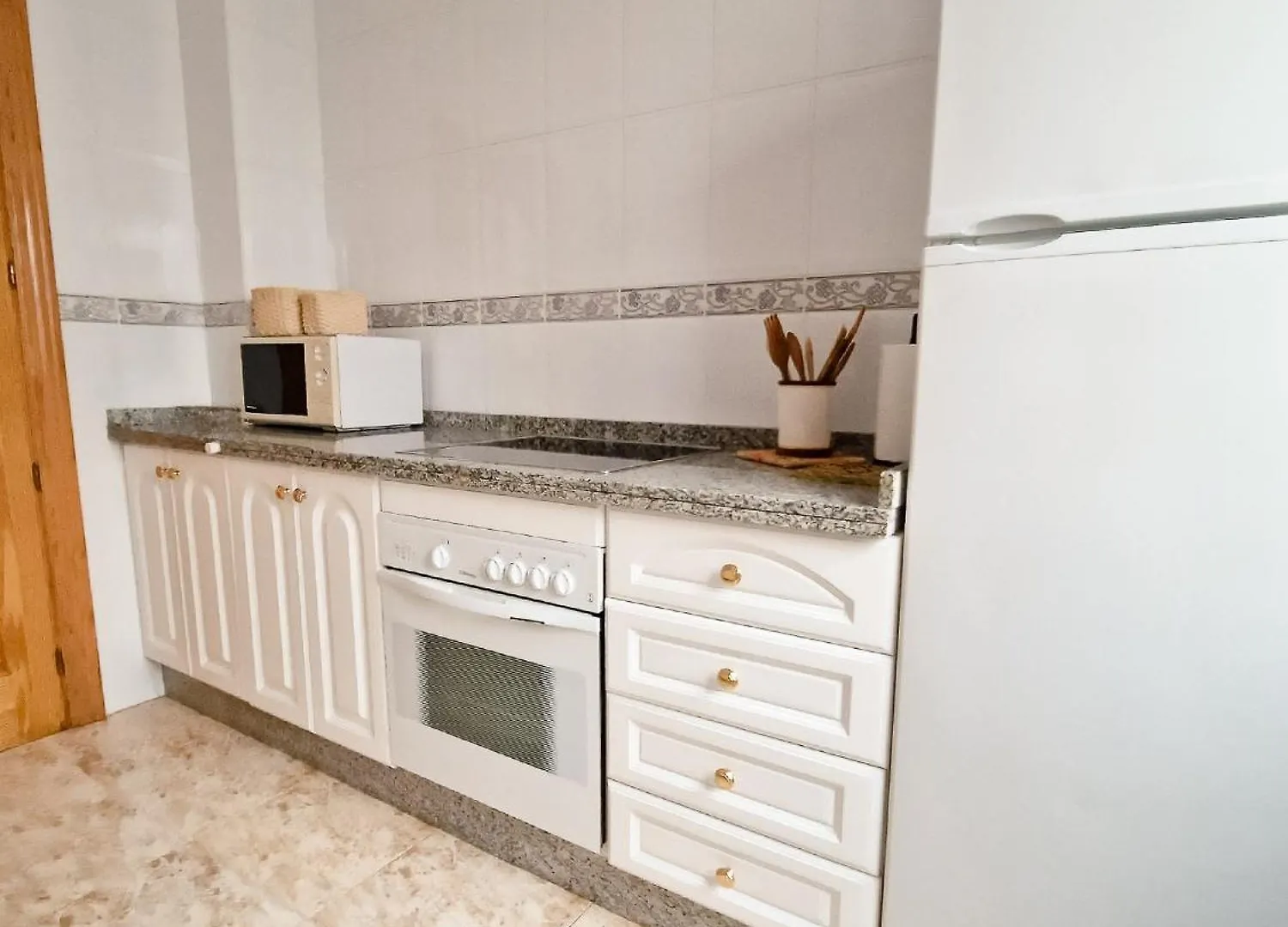 Beach Apartment With Balcony, Ac & Pool Torremolinos