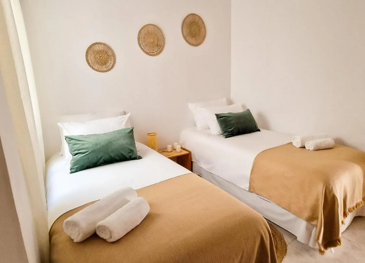 Beach Apartment With Balcony, Ac & Pool Torremolinos