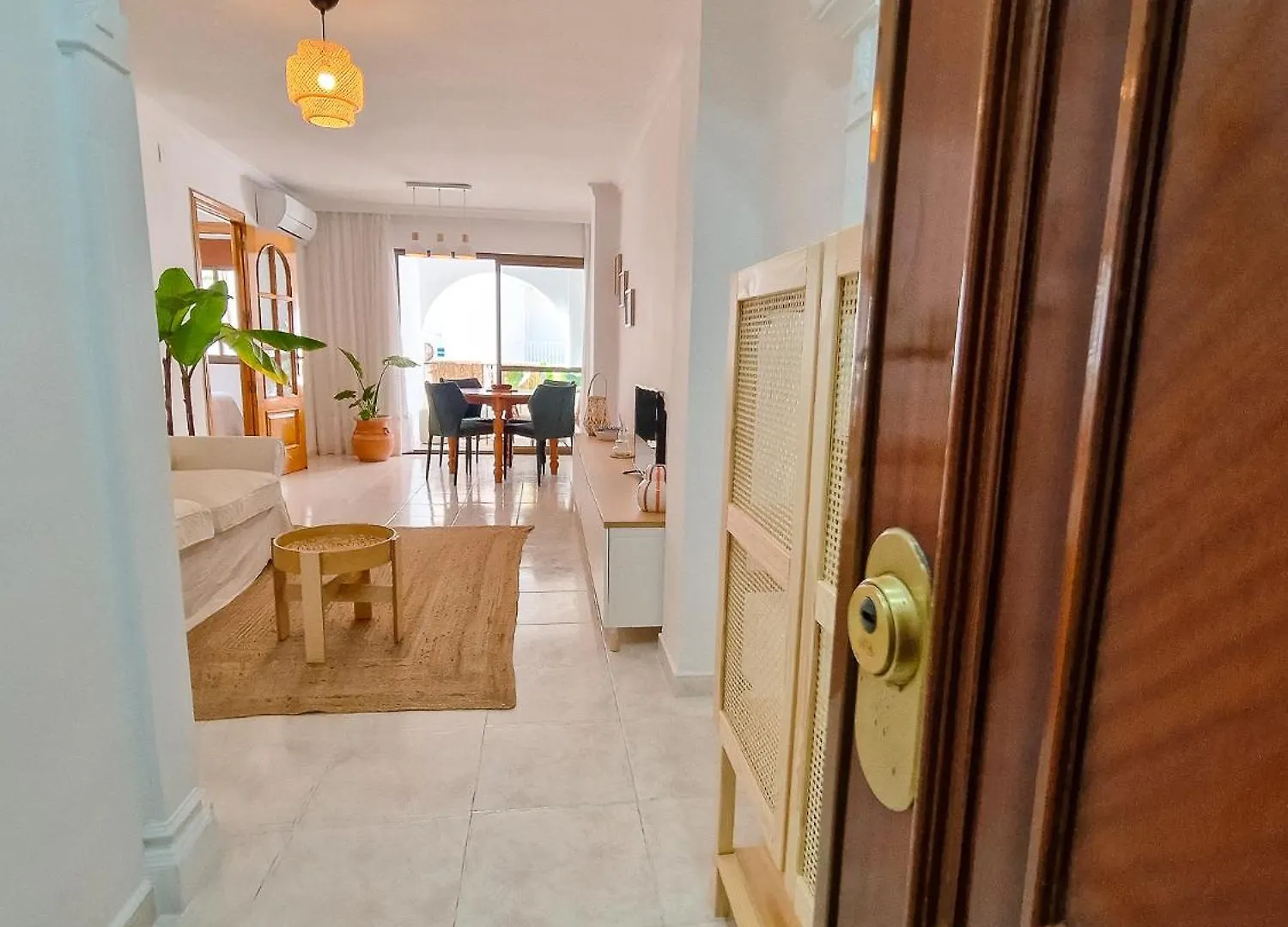 Beach Apartment With Balcony, Ac & Pool Torremolinos