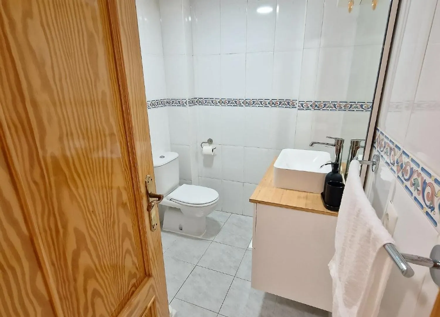 Beach Apartment With Balcony, Ac & Pool Torremolinos